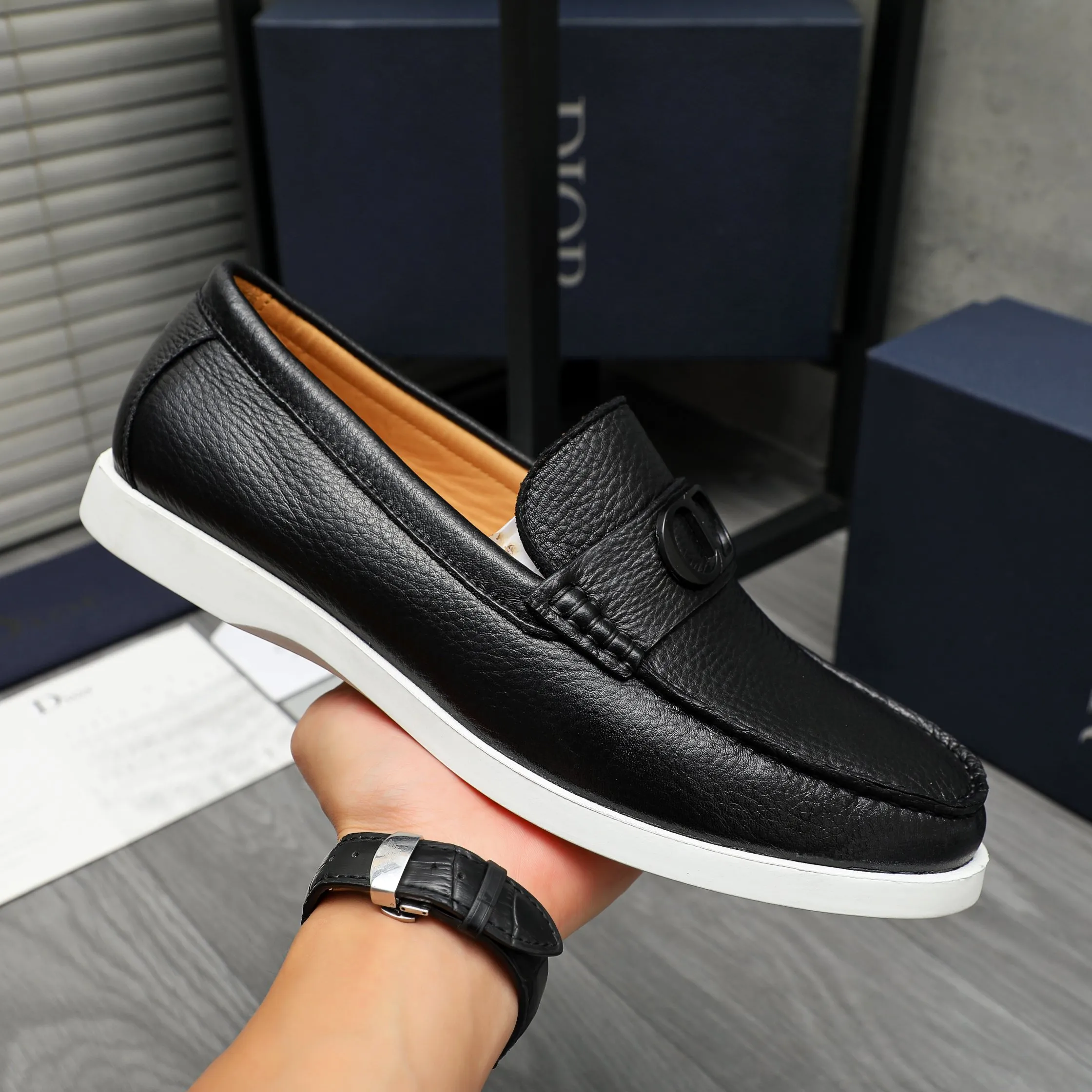 Men's shoes 💰460 Product trademark: Dior "Dior" casual slip-on leather shoes Regular size: 39-44 Product material: Selected pebbled cowhide upper, cowhide lining, rubber outsole